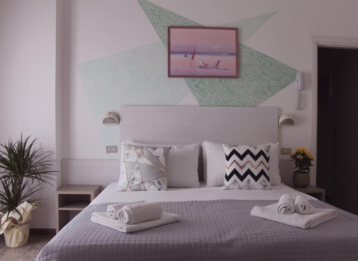 Alevon Hotel Rimini Luaran gambar