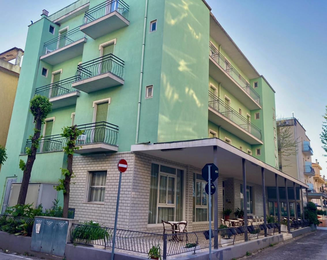 Alevon Hotel Rimini Luaran gambar