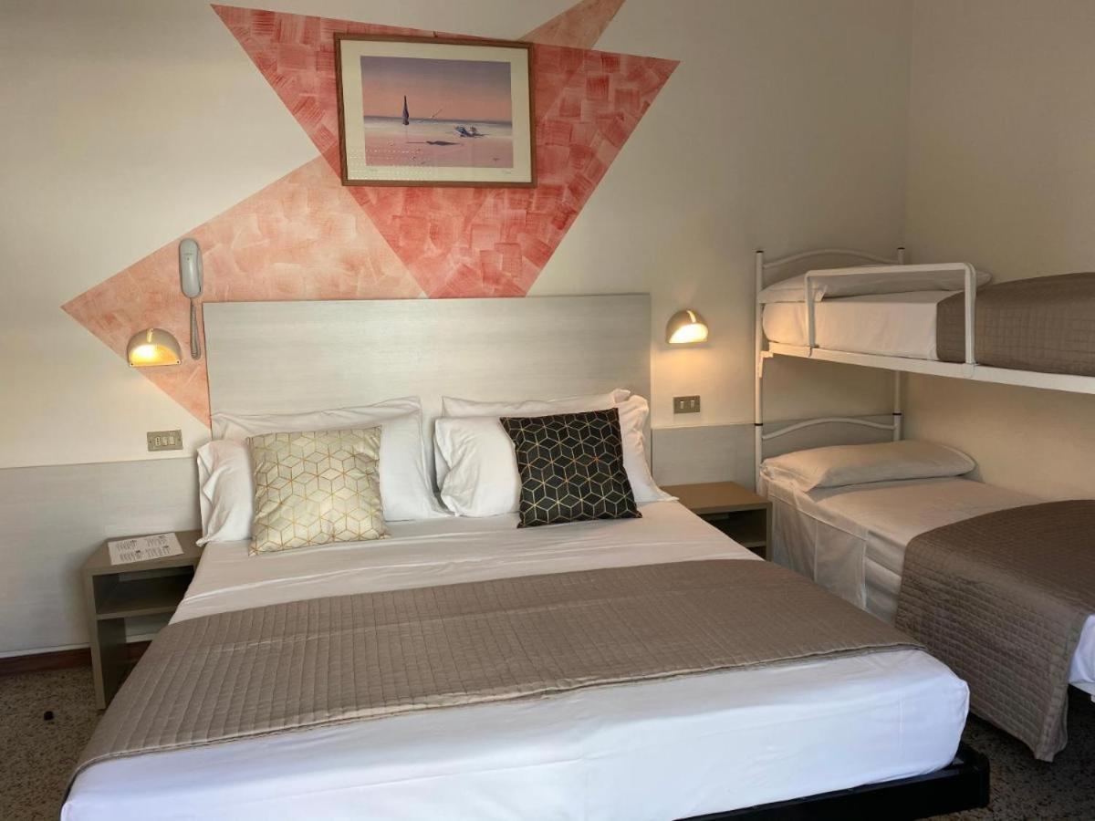 Alevon Hotel Rimini Luaran gambar