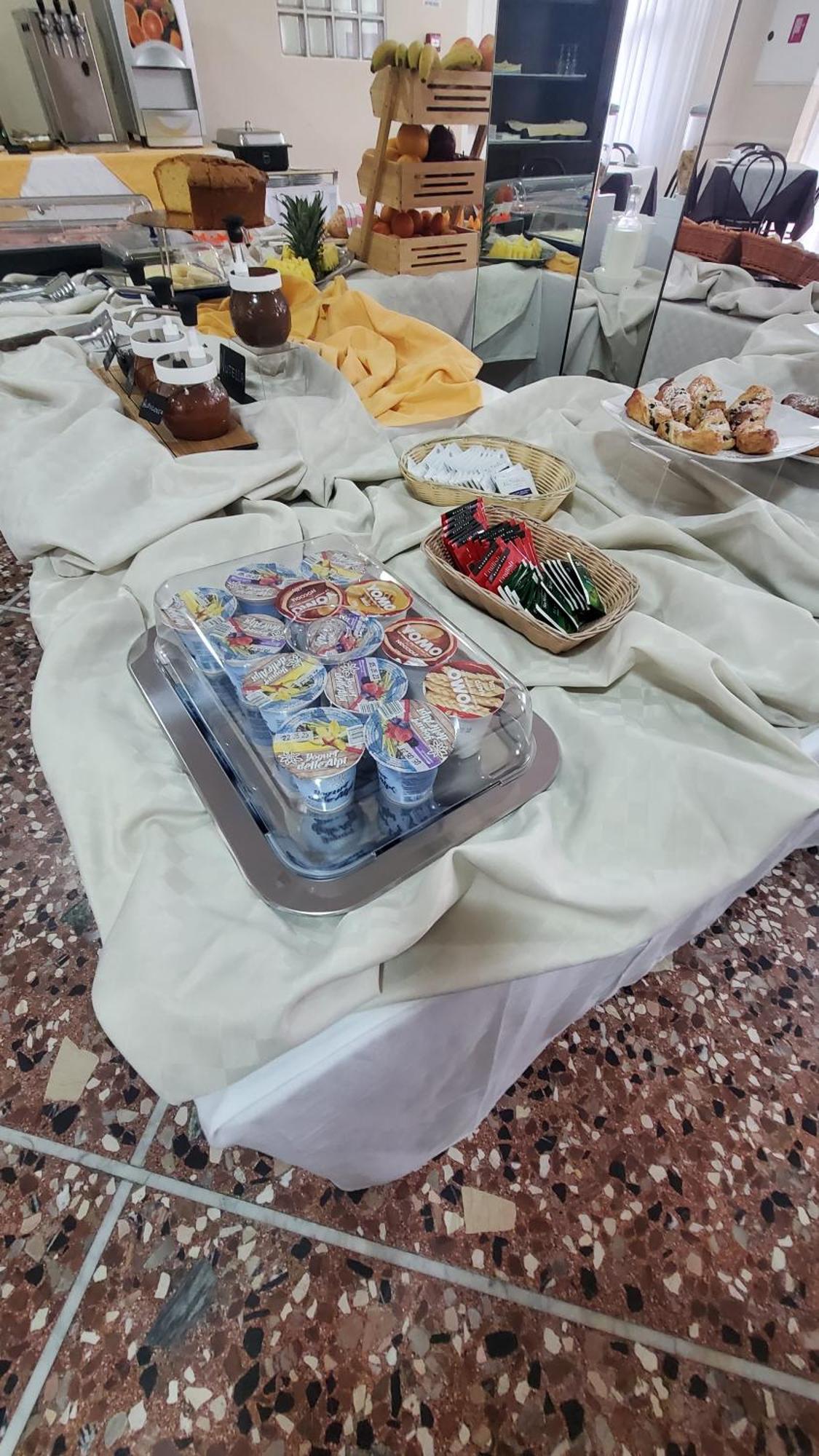 Alevon Hotel Rimini Luaran gambar