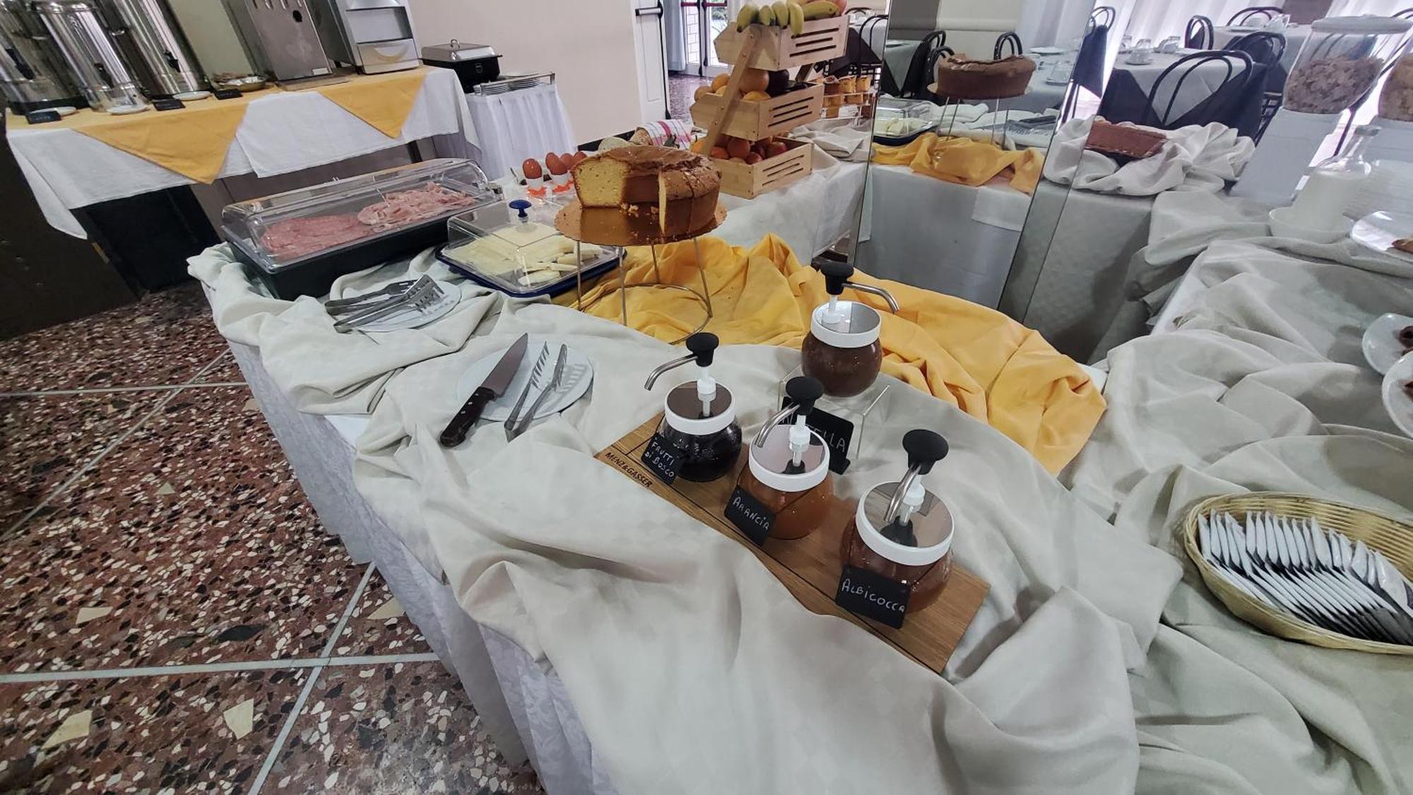 Alevon Hotel Rimini Luaran gambar