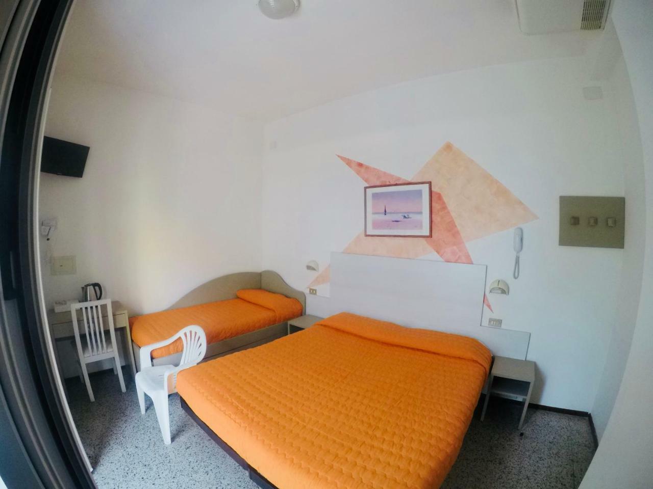 Alevon Hotel Rimini Luaran gambar