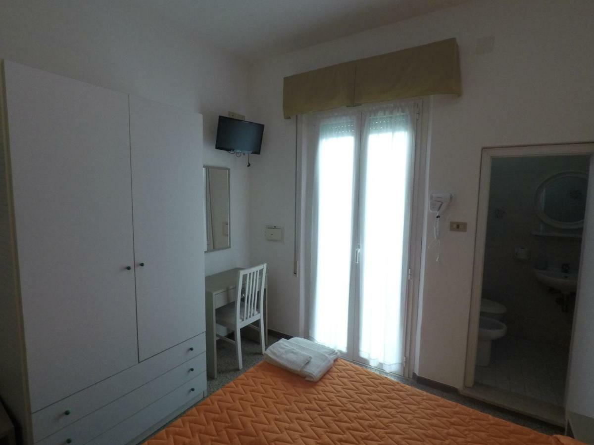 Alevon Hotel Rimini Luaran gambar