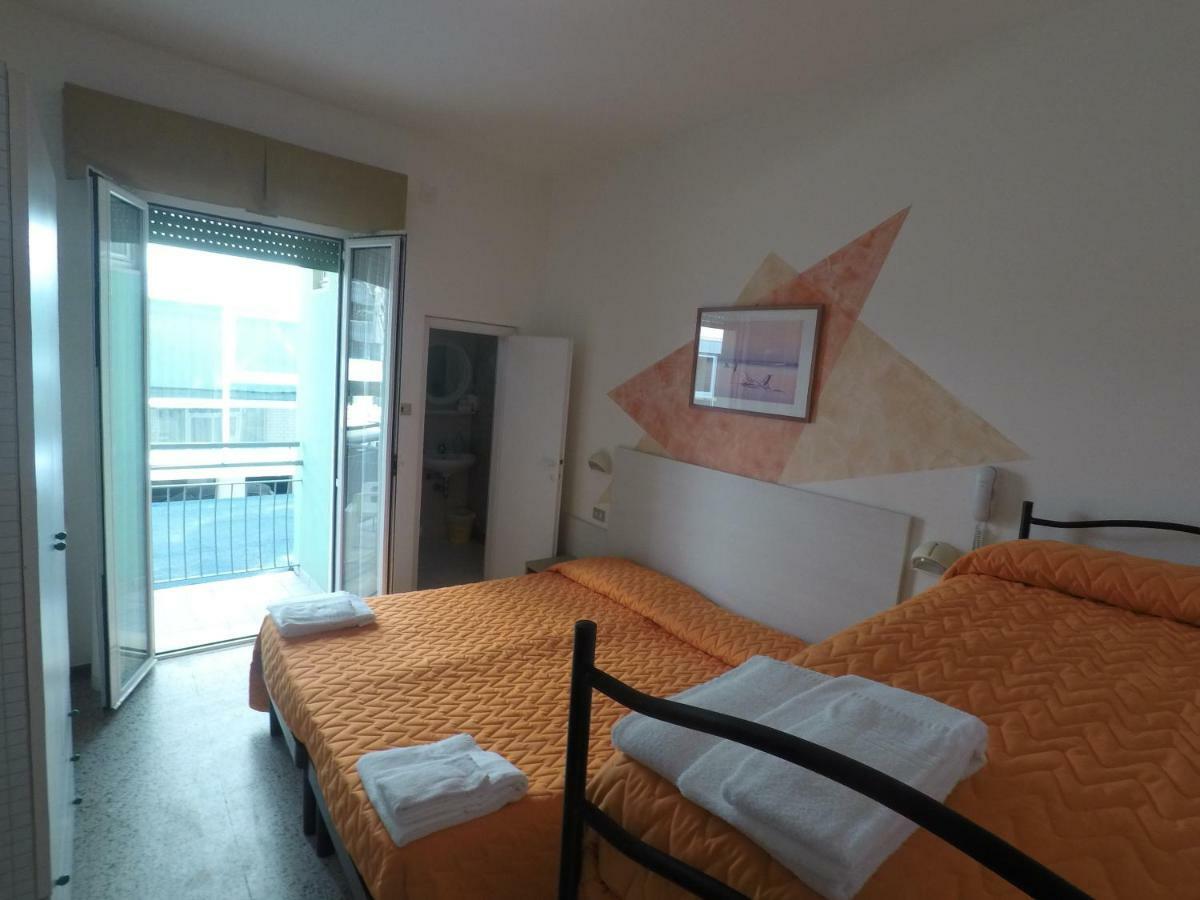 Alevon Hotel Rimini Luaran gambar