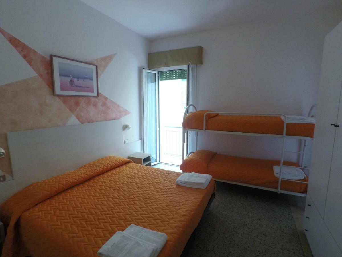 Alevon Hotel Rimini Luaran gambar